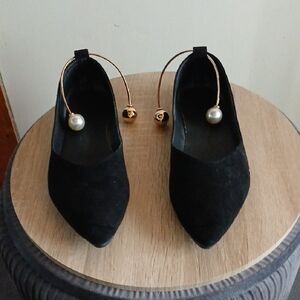 Sleek Black Suede Loafers with Pointed Toe